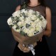 Букет белых роз с эвкалиптом