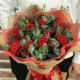 Новогодний букет с розами и нобилисом с корицей