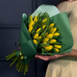 Букет из 25 желтых тюльпанов