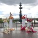 Оформление свадебной церемонии композициями из роз