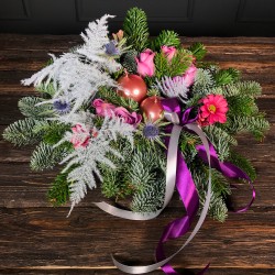 Настольная новогодняя композиция со свечами